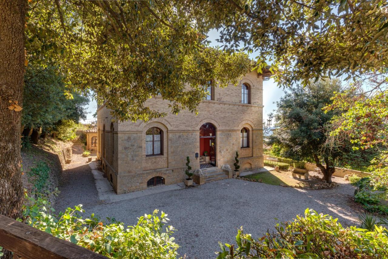 Appartamenti Villa Mascagni 볼테라 외부 사진
