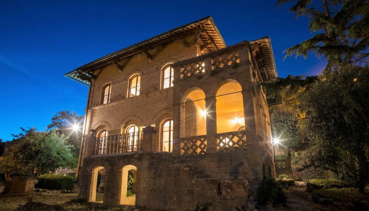 Appartamenti Villa Mascagni 볼테라 외부 사진